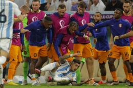 Insiden saat Argentina vs Belanda. foto: AFP/ODD ANDERSEN  dipublikasikan kompas.com
