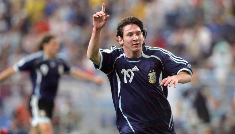 Messi di Piala Dunia 2006, 16 tahun yang lalu. (Sumber: Planet Football)