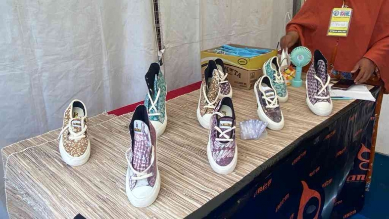 Berbagai Model Sepatu dengan Motif Batik Kekinian (Dokumen Pribadi)