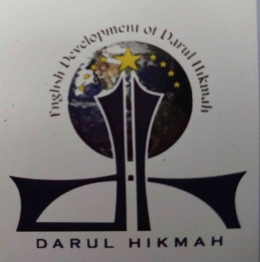 Logo Darul Hikmah. Foto by Alfi