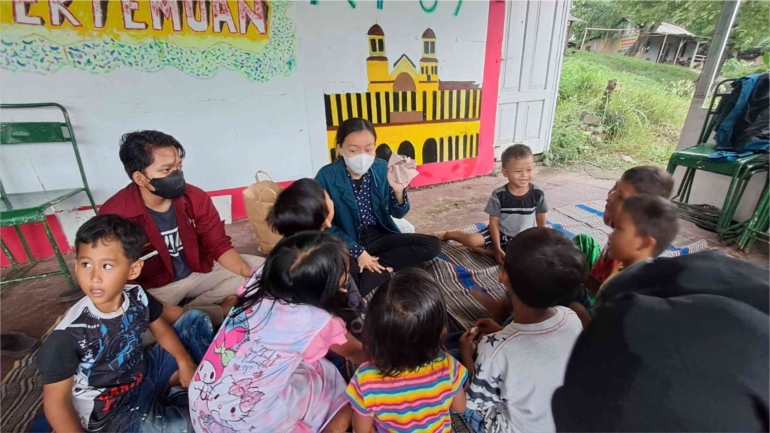 Pengenalan Pertolongan Pertama Pada Anak-Anak di Desa Sapta Marga. (Dokumentasi pribadi)