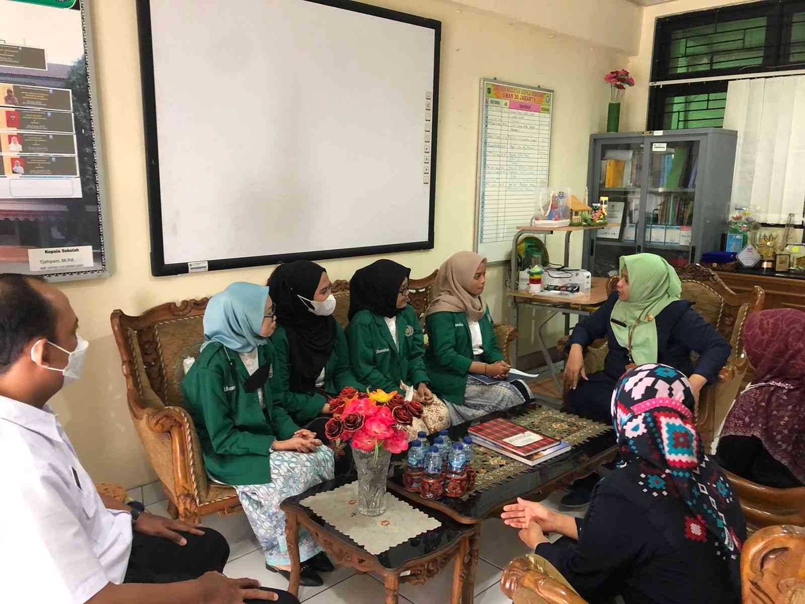 Kegiatan Pengenalan Lapangan Persekolahan 2 (PLP 2) Oleh Mahasiswa FKIP ...