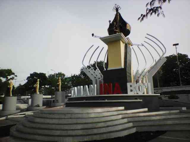 Taman Ina Boi nan legendaris di Kota Kupang (dok foto: justkupang. photo.blog)