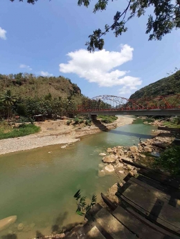 pemandangan dari atas warung (sumber: dokumentasi pribadi)