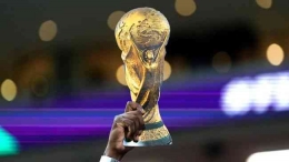 Ilustrasi gambar by sport.detikcom. sebuah trophy Piala Dunia untuk Timnas dari negara yang memenangkan kompetisi. Kamis, 15/12/2022
