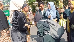 Bapak Bupati Lumajang menyapa mahasiswa KPI IAI Syarifuddin. potrait by sulimahs 
