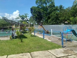 Wanakarta Water Park bukan hanya tersedia kolam renang untuk dewasa, juga terdapat kolam renang khusus anak (Dokumentasi Pribadi)
