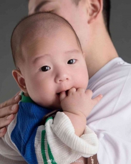 Menurut orang China anak yang lahir di tanggal 6 akan membawa keberuntungan melimpah (Foto weibo.com/@Zheng Siwei via @Badminton News) 