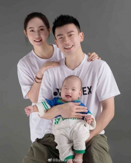  Anak Zheng Siwei, lahir pada 6 Juli 2022. Lihat betapa gemasnya Siwei Junior (Foto weibo.com/@Zheng Siwei via @Badminton News) 