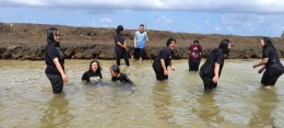 Lepas dari rutinitas, berbaur dengan rekan-rekan sekomunitas - Pantai Paramg Dowo 2022 | Dok. Pribadi 