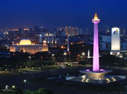 Jakarta di waktu malam. Sumber: dokumentasi pribadi