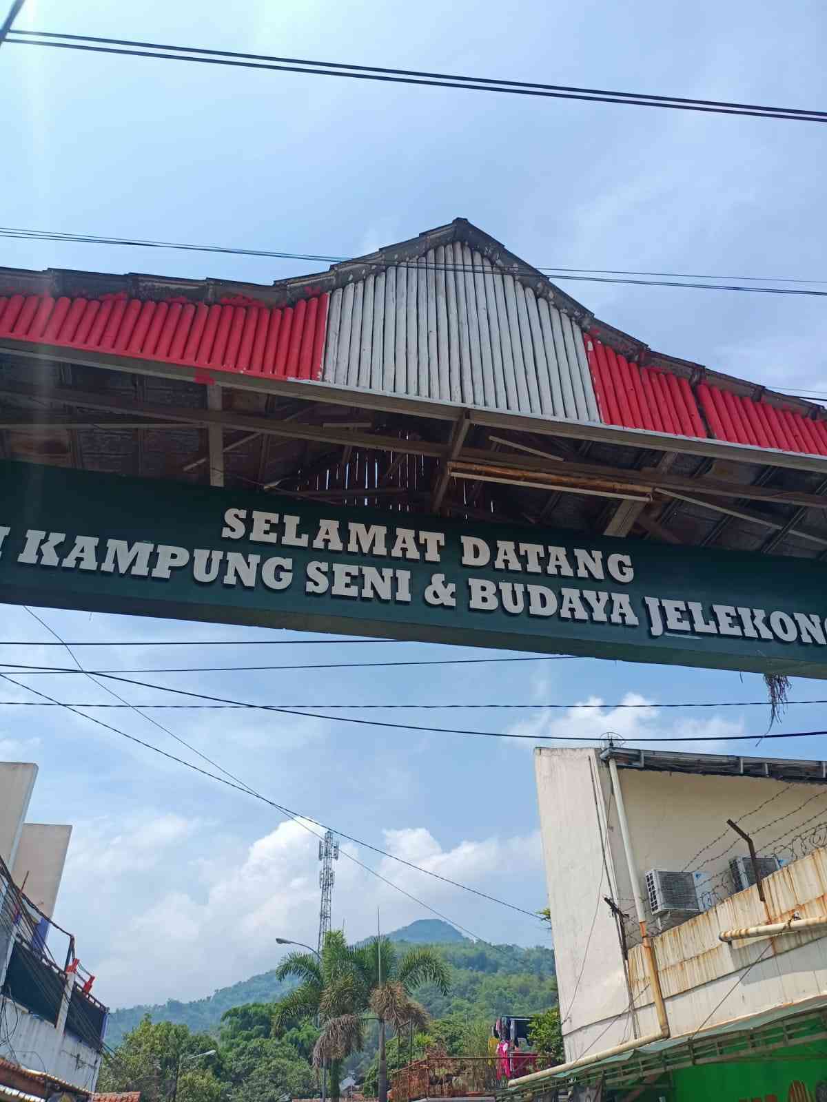 Mempelajari Kesenian Wayang Golek Sebagai Kesenian Lokal Bandung Di ...