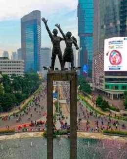 Gambaran Car Free Day Jakarta dari Atas Patung Selamat Datang (Sumber: Instagram @cfdjkt)