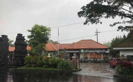 Suasana Museum Singhasari saat turun hujan/Dokpri