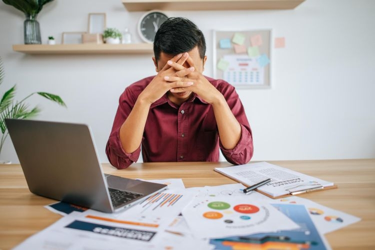 Sedang merasa burnout terhadap pekerjaan? Berikut cara untuk mengembalikan semangat kerja karena burnout. Sumber: Freepik/jcomp via Kompas.com