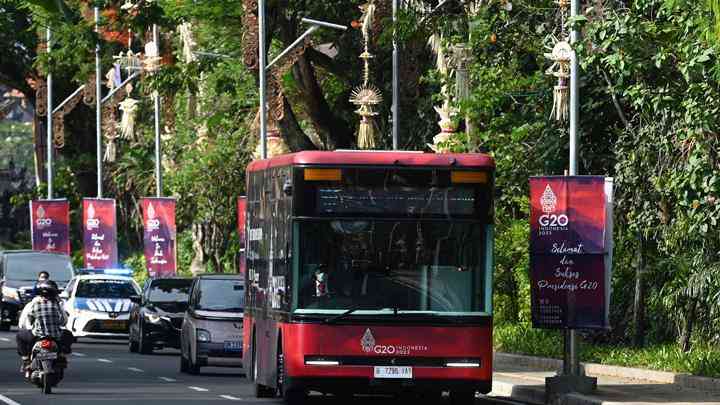Bus Listrik yang digunakan untuk KTT G20 akan mengaspal di Surabaya. - Sumber: Tempo