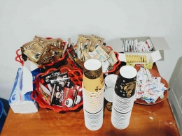Berbagai macam merk kopi siap seduh yang disajikan oleh panitia untuk para peserta Silat APIK PTMA 2022. Dokpri