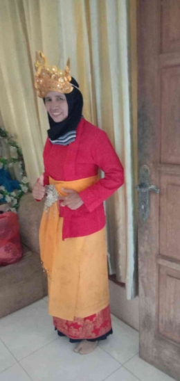 Foto fitting baju adat Bali, Dokpri