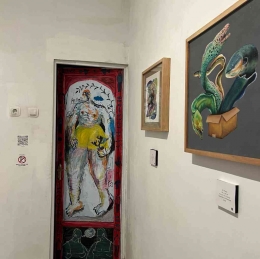 Yogyakarta -- Owner Galeri Miftah Rizaq meresmikan pembukaan Pameran Art Exhibition dengan tema 