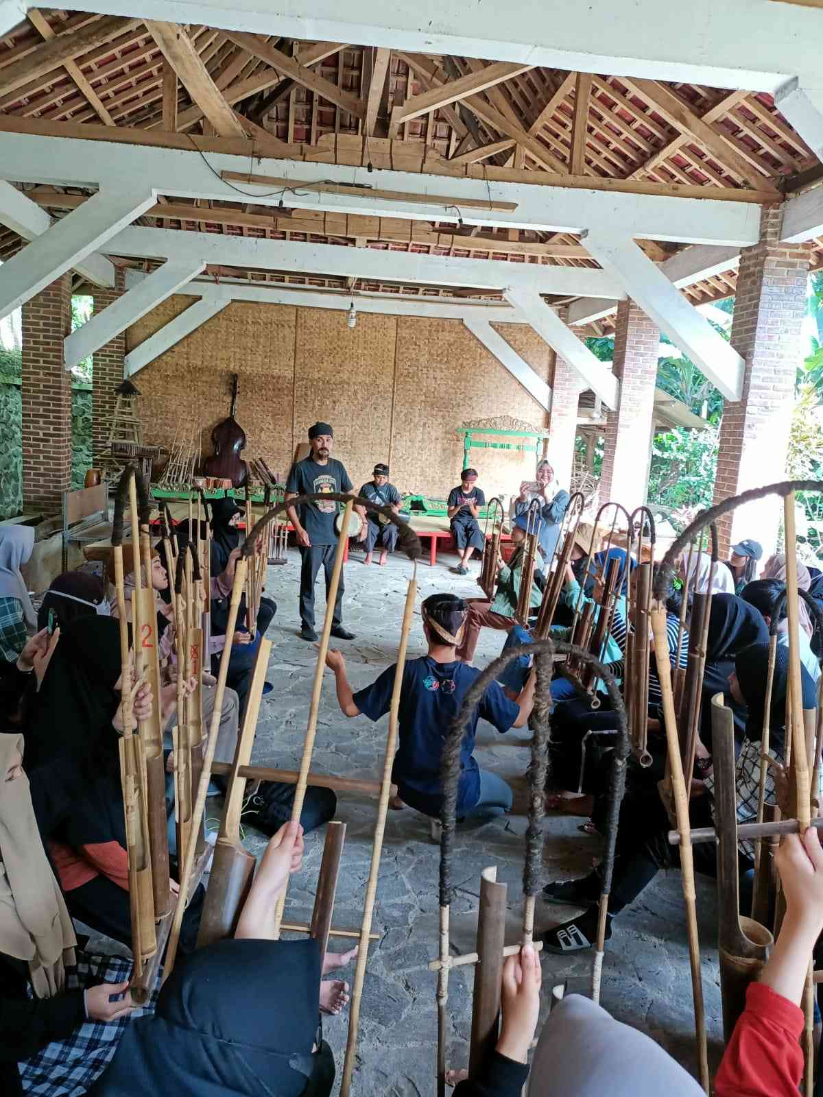 Kampung Adat Cireundeu Halaman 1 - Kompasiana.com