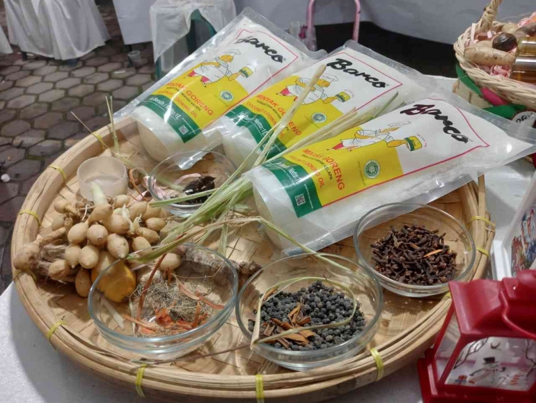 Produk lokal bahan rempah obat tradisional Karo pada pameran pasar malam UMKM 