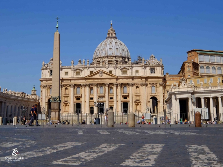 St. Peter's Basilica, Vatican. Sumber: dokumentasi pribadi