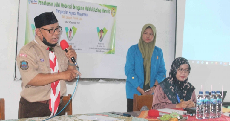 Muhammad Raya Kepsek SMK Selagan Jaya Saat Sambutan (Dokpri)