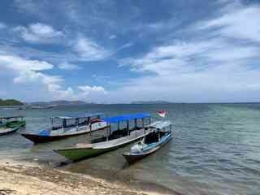 Kapal-kapal di pantai desa Rangko. Dokpri