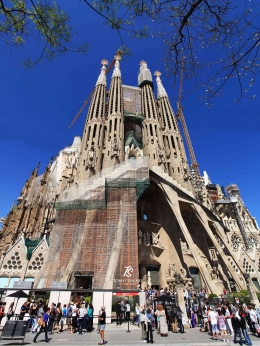 Sagrada Familia. Sumber: dokumentasi pribadi