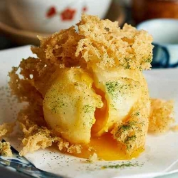sumber : https://ebi10ph.com/products/soft-boiled-egg-tempura-1-piece
