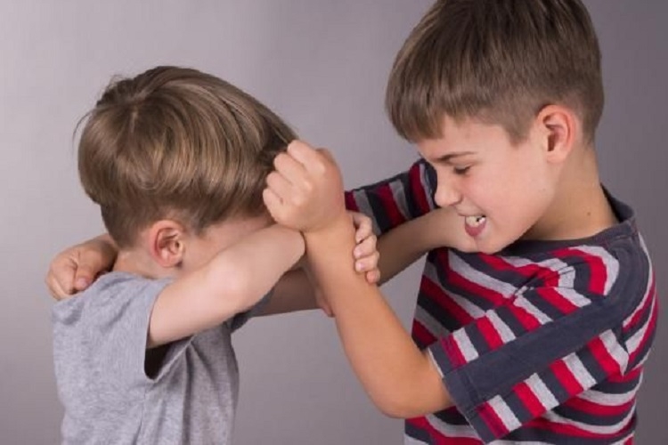 Ilustrasi anak yang sedang bertengkar. Sumber: Thinkstock/Vesmil via Kompas.com
