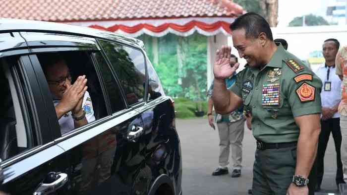 Anies Baswedan saat mengunjungi Andika Perkasa semasih menjabat Gubernur DKI Jakarta. (Foto: Detik.com)).  