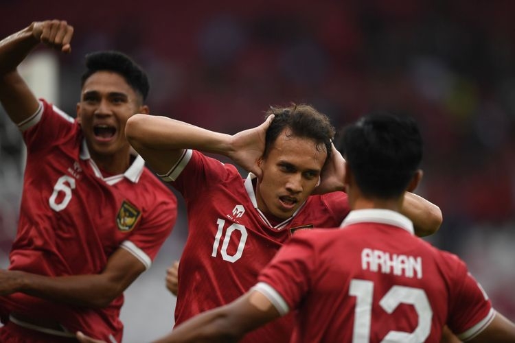 Indonesia berhasil meraih kemenangan pada laga pembuka Piala AFF 2022 atas Kamboja dengan skor 2-1. | Source: Antara Foto/Akbar Nugroho Gumay via Kompas.com