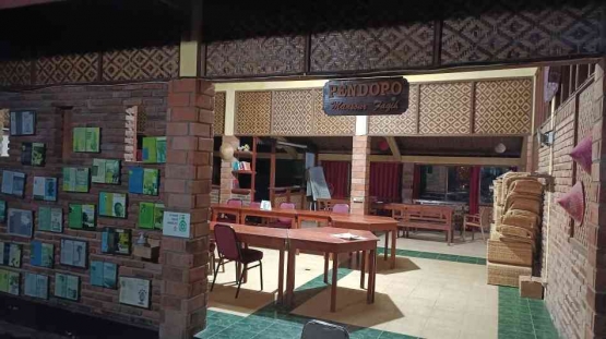 Pendopo Mansour Fakih yang juga adalah ruang belajar di Kampus Perdikan | dok: S Aji