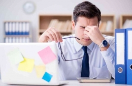 Ilustrasi stres kerja pada karyawan. Source: shutterstock via Kompas.com