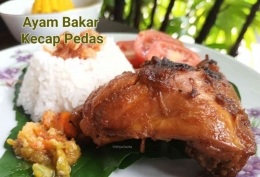 Ayam Bakar Kecap Pedas sajian lezat di malam Tahun Baru. | Foto: Wahyu Sapta.