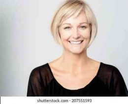 Ilustrasi gambar wanita berambut pendek https://www.shutterstock.com