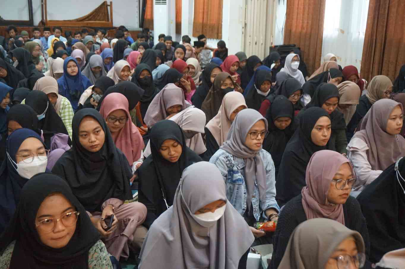 Puskohis UIN Surakarta Adakan Bedah Buku Nasional Kitab Metodologi ...