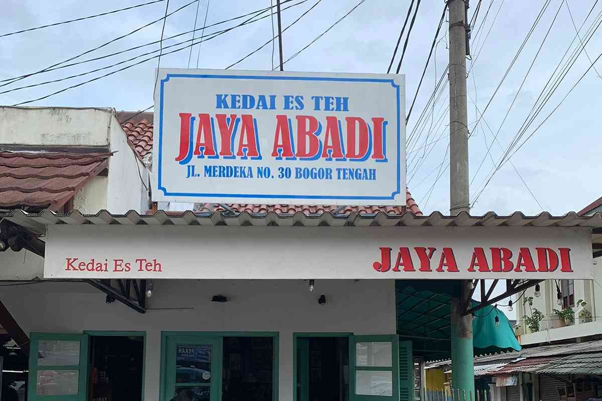 Tampak depan Kedai Es Teh Jaya Abadi. Foto: Dokumentasi pribadi