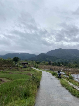 Jalan menuju Desa Wisata Ciasmara.| Sumber: Dokumentasi pribadi