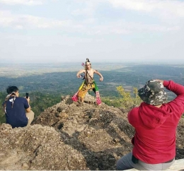 Kebersamaan di Gunung Gentong/Foto: Hermard