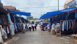 Foto: Pasar khusus barang seken, Pasar Kayu Jati
