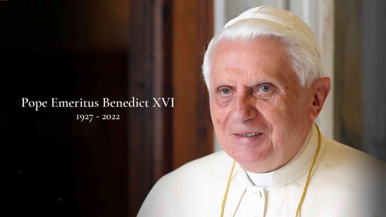 Paus Emeritus Benediktus XVI. (Foto: Akun twitter @VaticanNews)