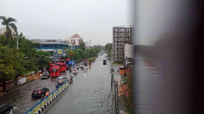 Kondisi jalanan Semarang saat banjir. - Dokumentasi pribadi