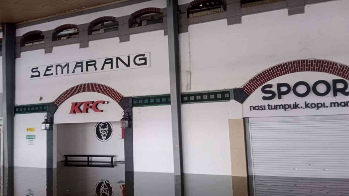 Kios makanan yang tenggelam. - Dokumentasi pribadi