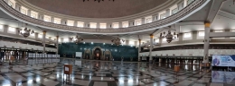 Ruang Utama Masjid Berkapasitas 20 Ribu Jamaah (Doc: Pribadi)