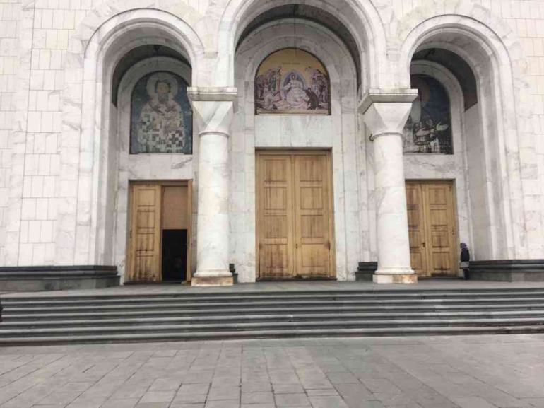 pintu masuk ke katedral: Dokpri