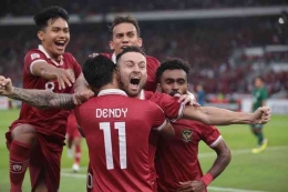Para pemain Indonesia merayakan gol yang dicetak oleh Marc Klok dalam laga menghadapi Thailand/kemenpora.go.id