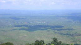 Pemandangan Lokasi Pembangunan Ibu Kota Nusantara dari Puncak Gunung Parung (Foto: Frans Paginta)