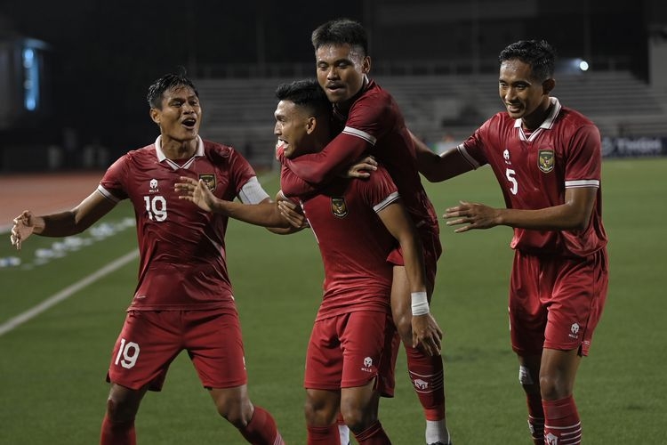 Tim Indonesia rayakan gol Dendy Sulistyawan ke gawang Filipina di matchday terakhir Grup A Piala AFF 2022| ANTARA/Akbar Nugroho Gumay via Kompas.com